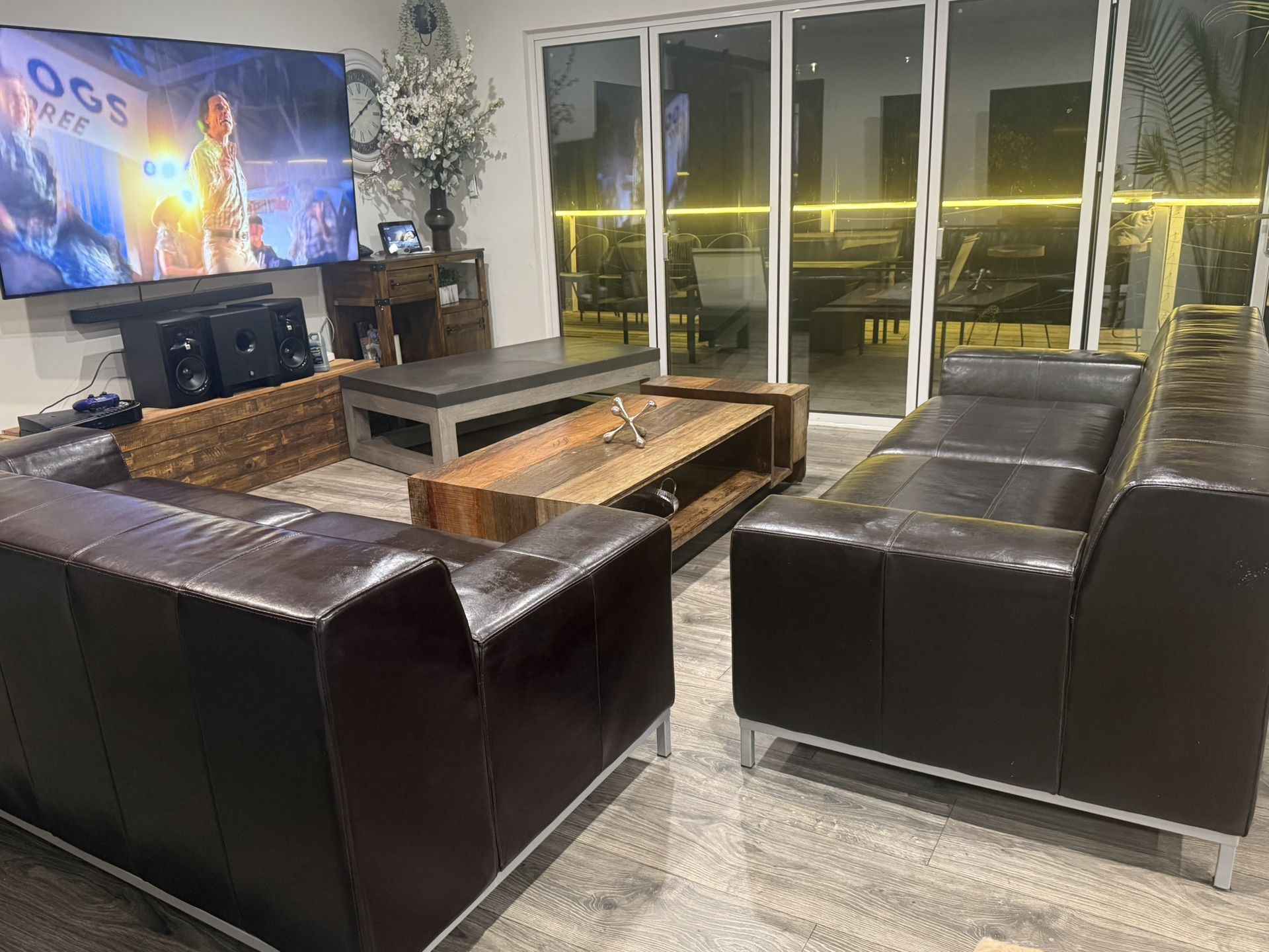 Leather Sofa Couches Sits 8 Beautiful Coffee Table Delivery Available