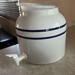 Water Fountain No Chips No Broken Come With Plastic Protector No Chips No Broken