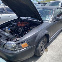 2002 Ford Mustang FOR PARTS ONLY 