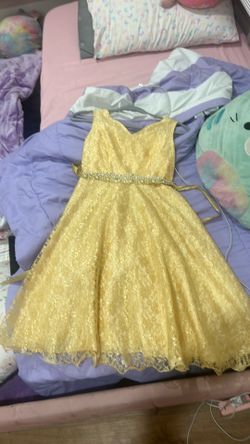 Small yellow drees