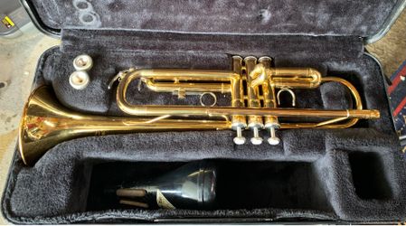 Yamaha YTR200ADII Advantage Series Standard Trumpet - Gold - Hard case  Retails for $1799