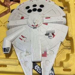 Millenium Falcon Popcorn Bucket 