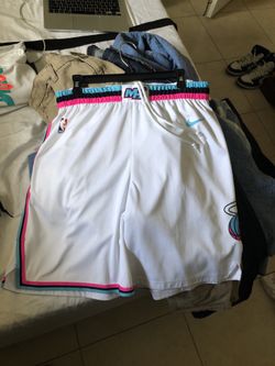 NIKE MIAMI HEAT THE CITY SHORTS SZ XL