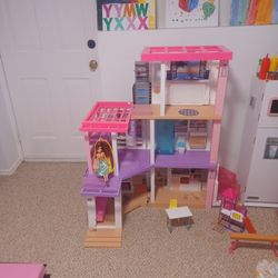 Barbie Dream House 
