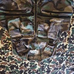 LL Bean Woodland Camo Fly Fishing/ Photography Utility Vest