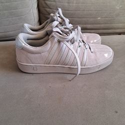$25 Tenis  K-Swiss Size 7 Esta Nuevo