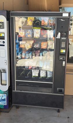 2 vending machines both works. Just need cleaning.