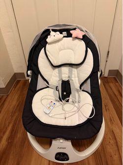 JUITOY Electric Baby Swings for Infants to Toddler Baby Swing with 5-Speed 5-Point Carabiner, with Bluetooth Music 10-Preset Melodies Gray