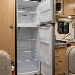 Vissani Camper RV Refrigerator 10.1 Cu. Ft. Top Freezer Refrigerator NEW WITH WARRANTY
