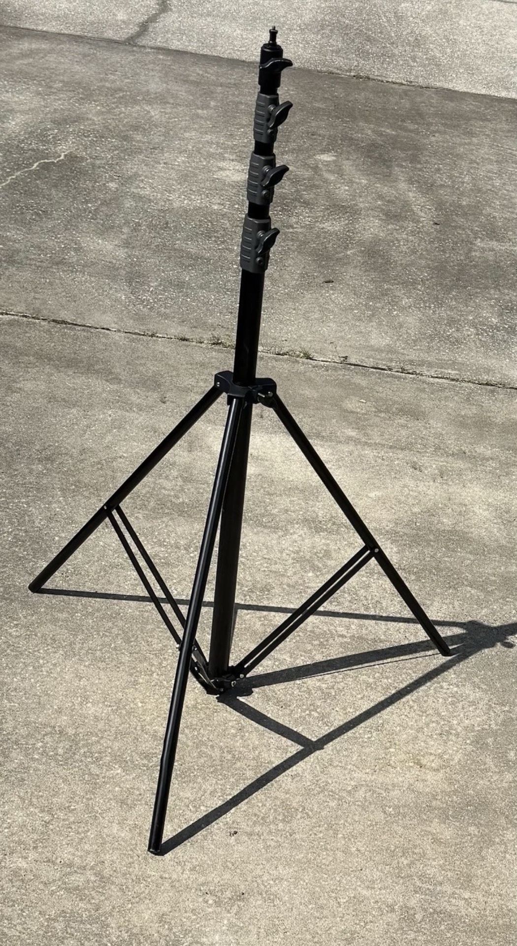 Professional Heavy Duty Photography Light Stand ~ Air Cushioned/ Air Damped Aluminum Tripod