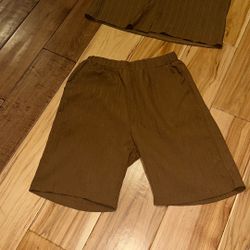 Set De Nino Poco Uso Size 13/14 Y De Nińo.  $5 