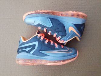 Nike air lebron 11 low gs sz 4 y