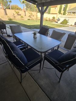 7 Piece Patio Set Plus CUSHIONS IN GREAT CONDITION 