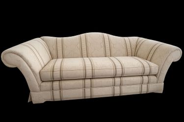 Matching Sofa & Loveseat Set – Excellent Condition – Classic Curved Arms