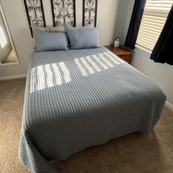 Queen Size Mattress And Foundation 