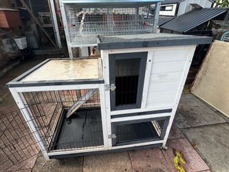 CAGE RABBIT/ SMALL ANIMAL HUTCH
