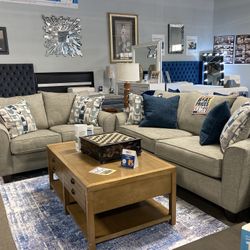 beautiful sofa loveseat💙🧸 $1,299