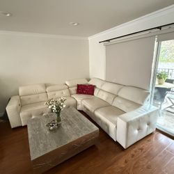 Leather Sectional Couch with 2 Reclining Seats On The Edges 