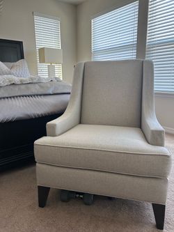 Ethan Allen accent chair, brand new condition, neutral grey color fabric,