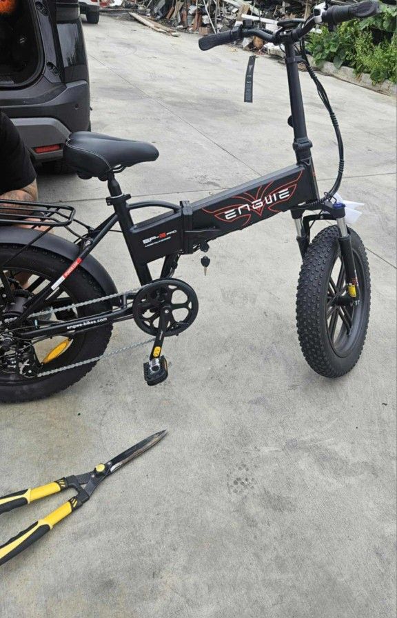 brand Enguie, black color 