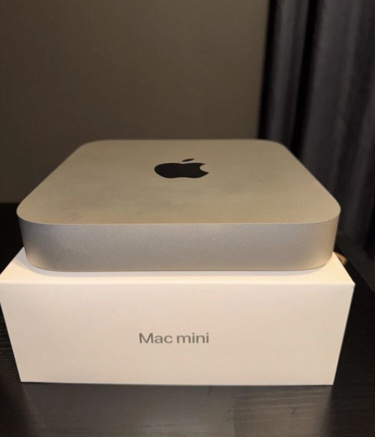 Apple Mac mini (256GB SSD, M2, 8GB, Gigabit Ethernet) Silver |Open Box|