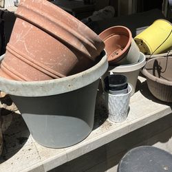 Pots Ceramic And Plastic 