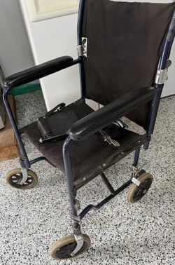 TRANSFER WHEELCHAIR - WALKERS