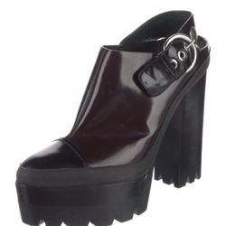 Mulberry Patent Leather Slingback Pumps. Size 40