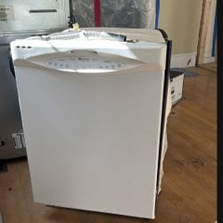 White Maytag Dishwasher - Great Working Condition For Free