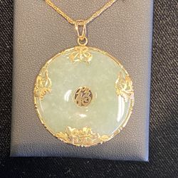 14kt Gold Chain With Jade pendant 
