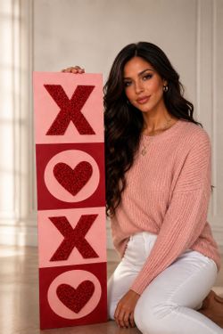 Sparkly XOXO Valentine’s Porch Sign | Handmade Wooden Leaner Decor