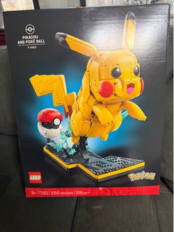 Pokemon Pikachu & Poke Ball Lego Set