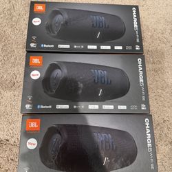 JBL Charge 5 Wi-Fi - Portable Wi-Fi and SE Bluetooth Speaker - Black