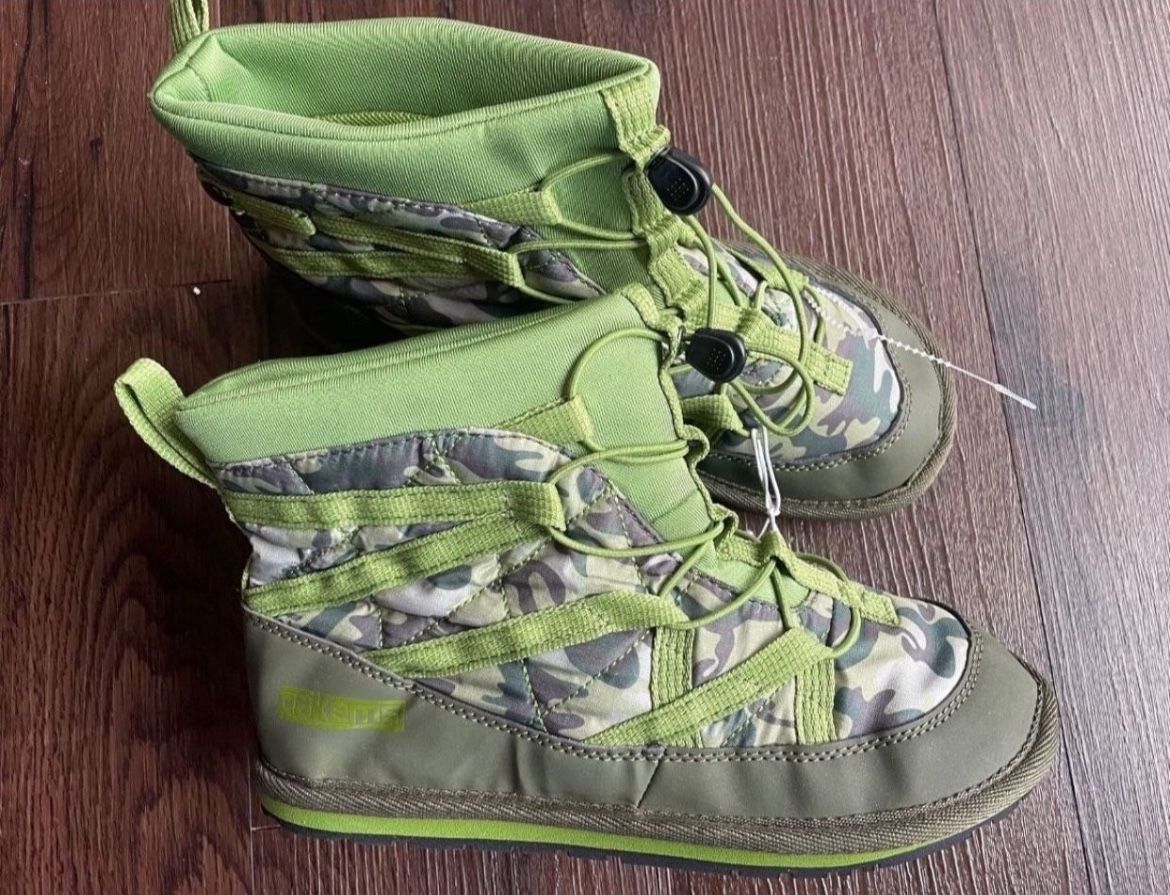 New Winter Lightweight Packable Boots, Pakems, Size 7