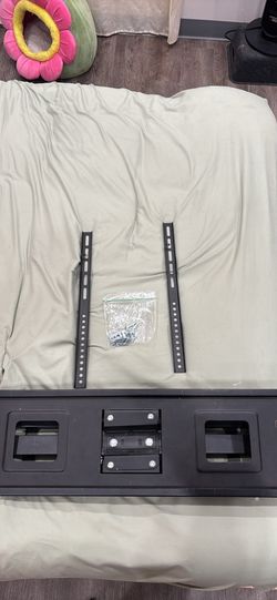 Used TV adjustable wall mount