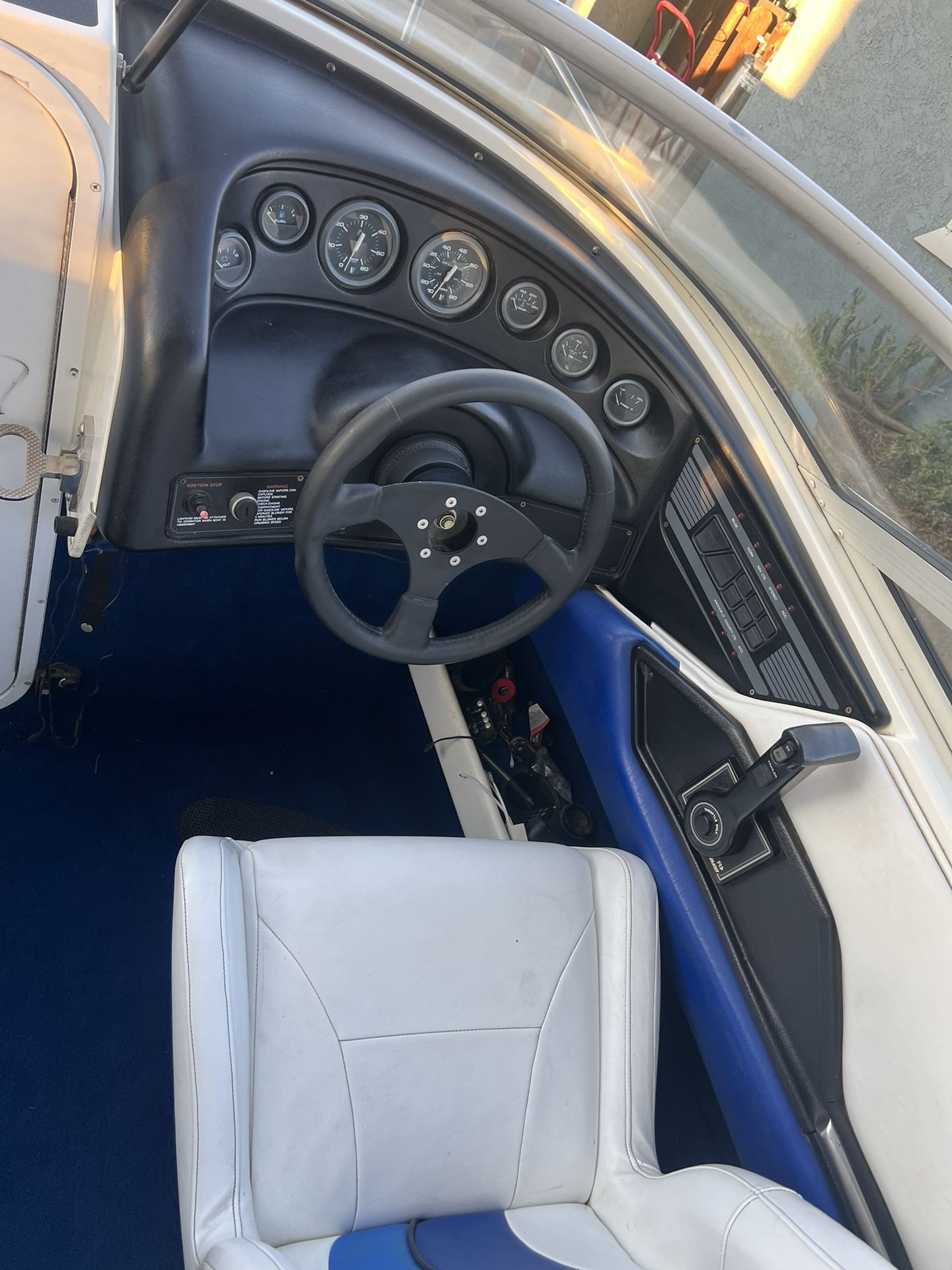 1999 WELLCRAFT Mer cruiser