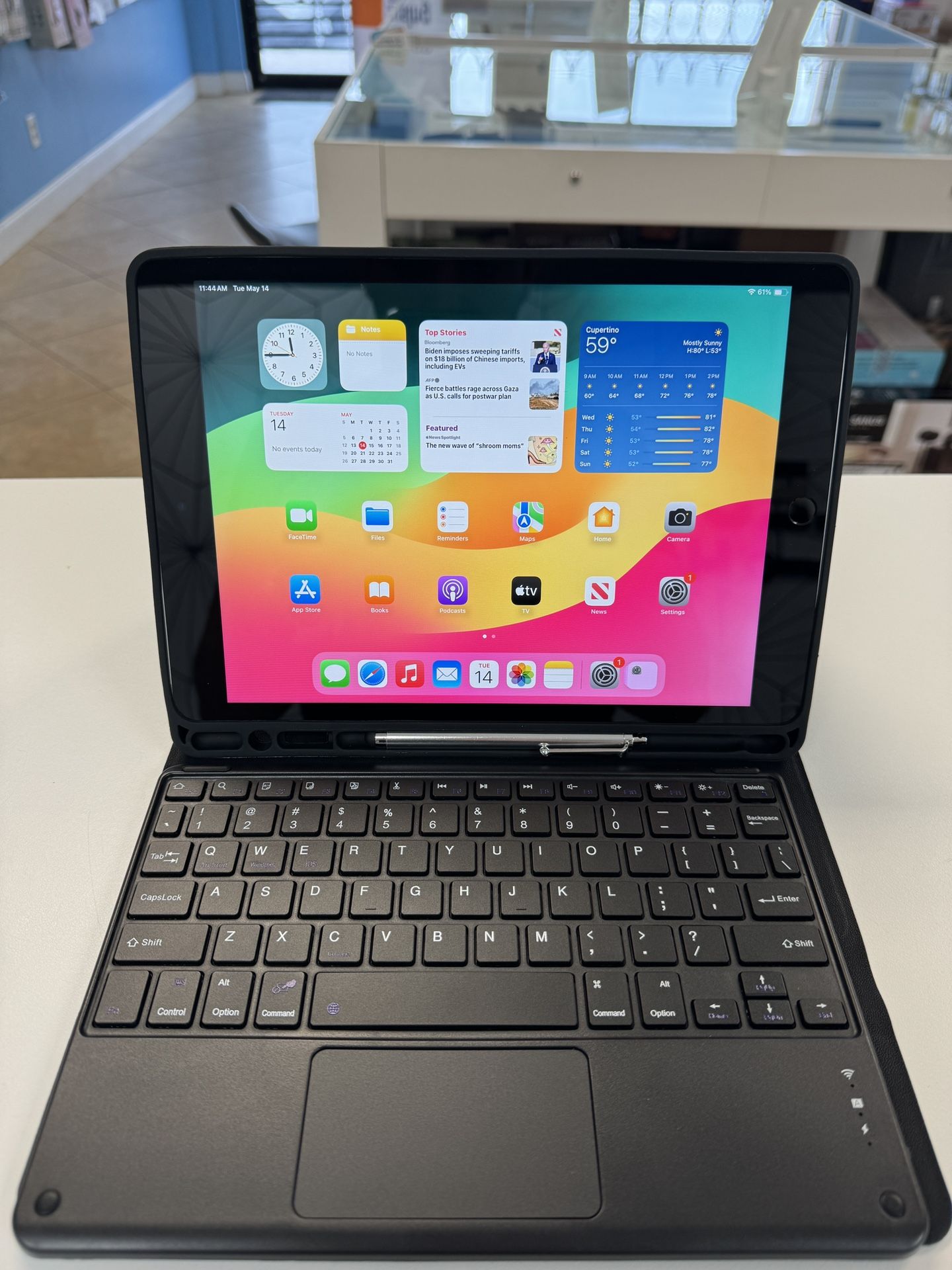 iPad 9th Gen With Keyboard