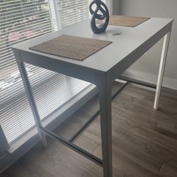 White Wood High Kithen Table 