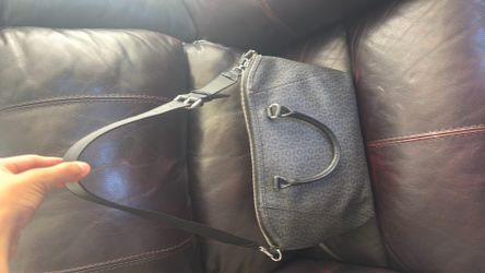 Barely used guess purse