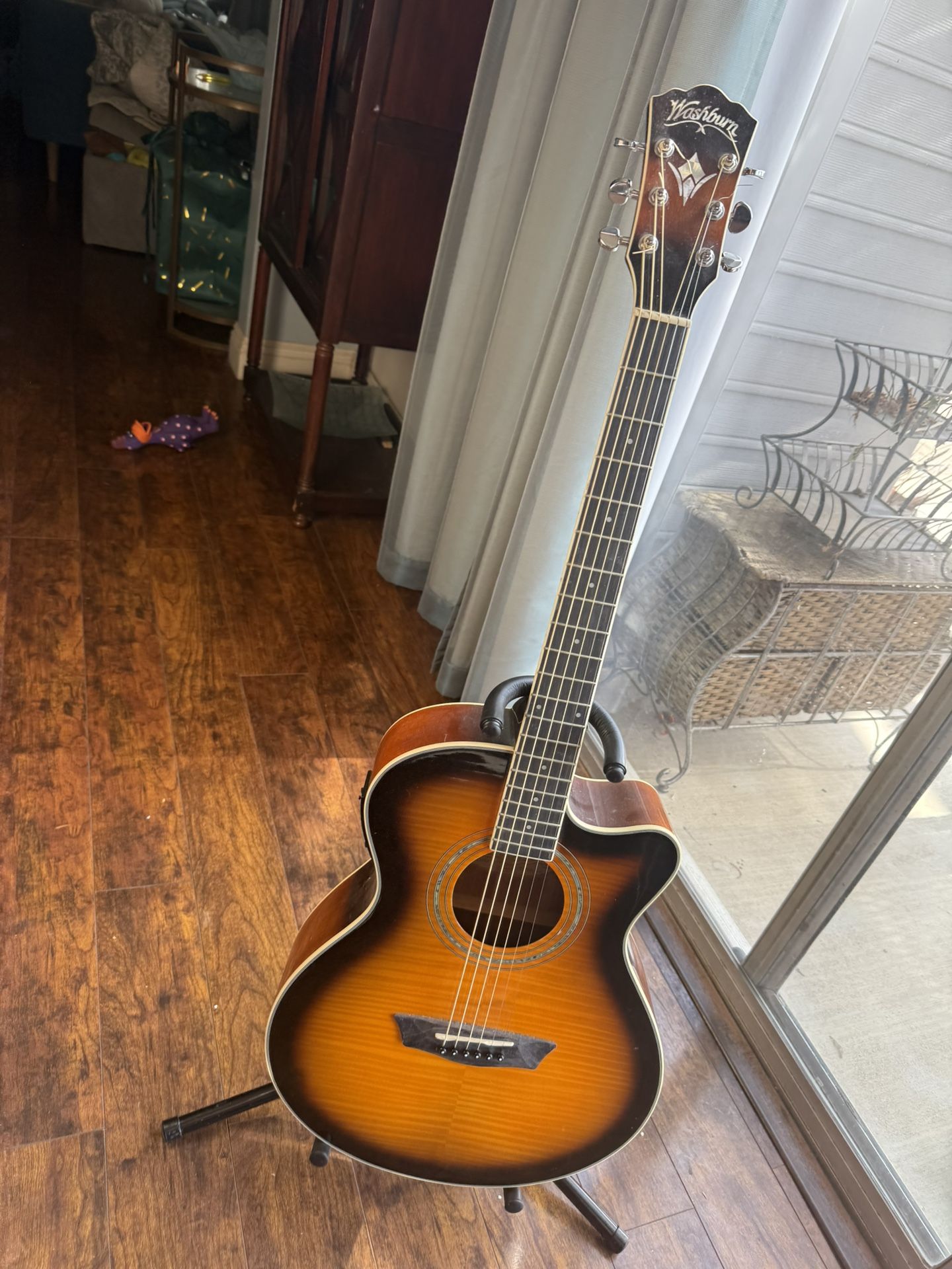 Washburn acoustic /Electric