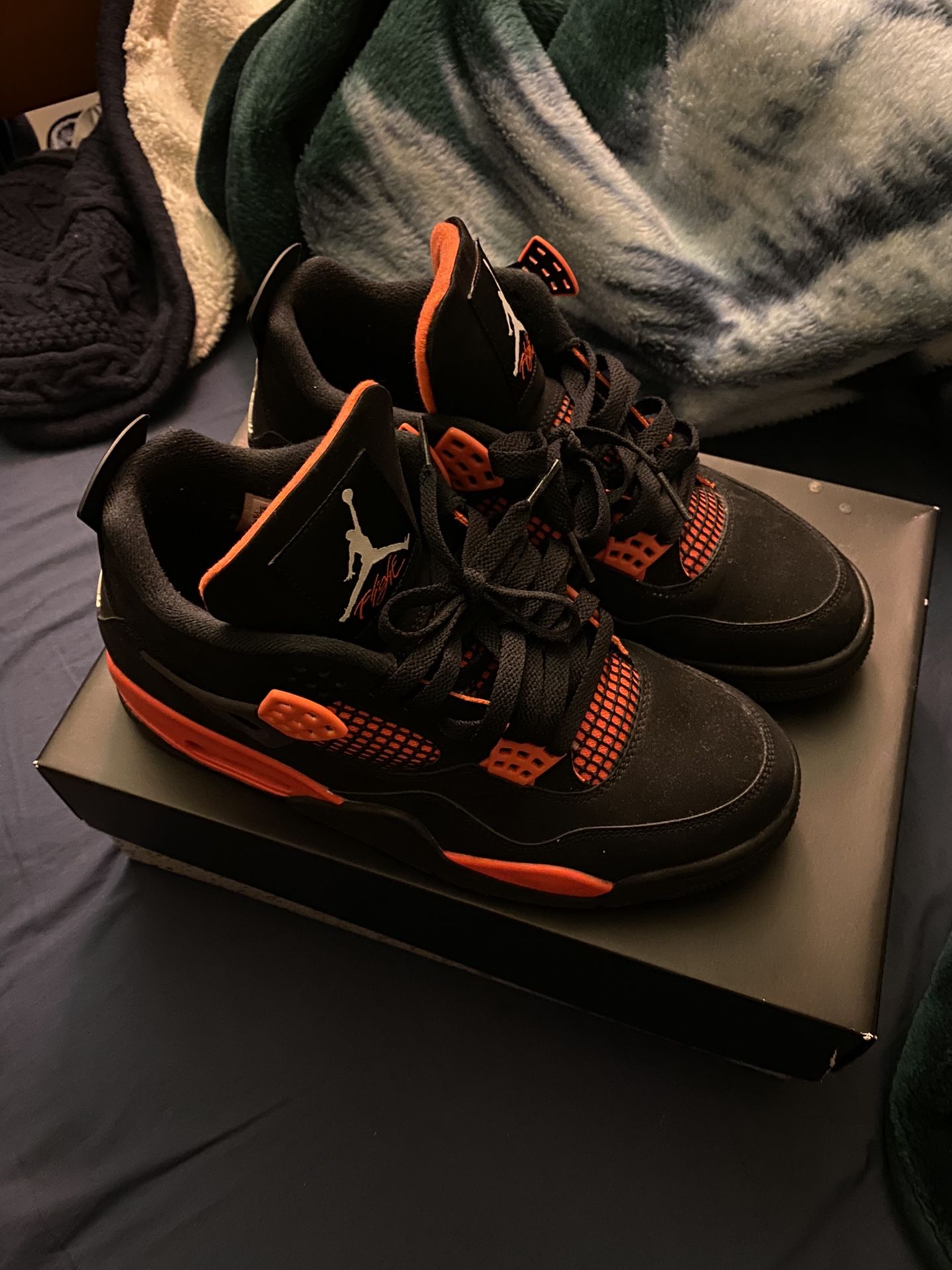 Jordan 4s Red Thunder