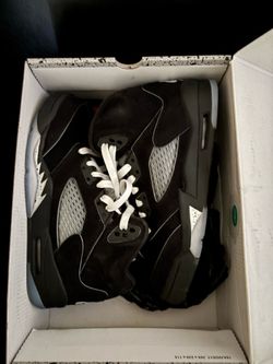 Retro 5 “black metallic” and“Olive”