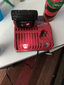 Cargador Y Batería M18 2.0 Milwaukee