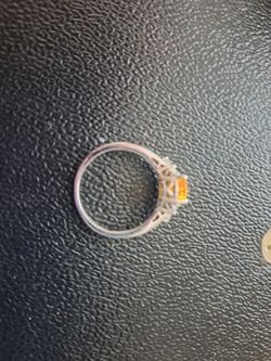 Beautiful STERLING SILVER RING..