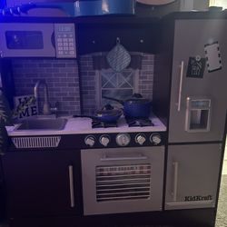 Play Kitchen With Accessories 