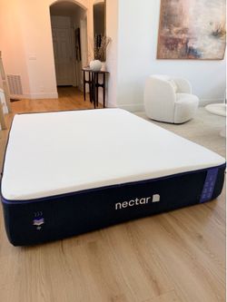Nectar Premier Queen 13” Memory Foam Mattress - Excellent Condition