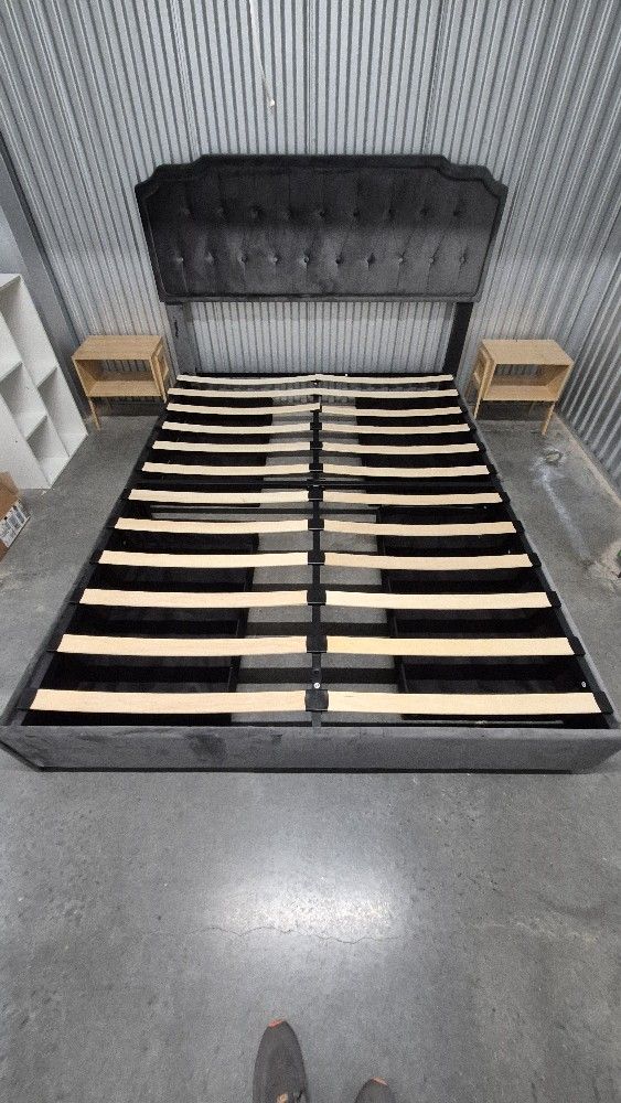 Special Price! Queen Platform Bed, 2 Nightstands & White Cube Shelf