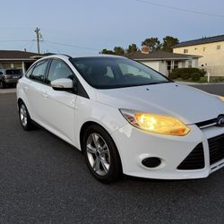 2014 Ford Focus Se 4dr Sedan 