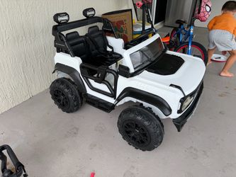 Ford Bronco 24V 2 Seater Truck Battery Powered Ride on with Remote Control & Bluetooth, Electric Car for Kids Toddler, White