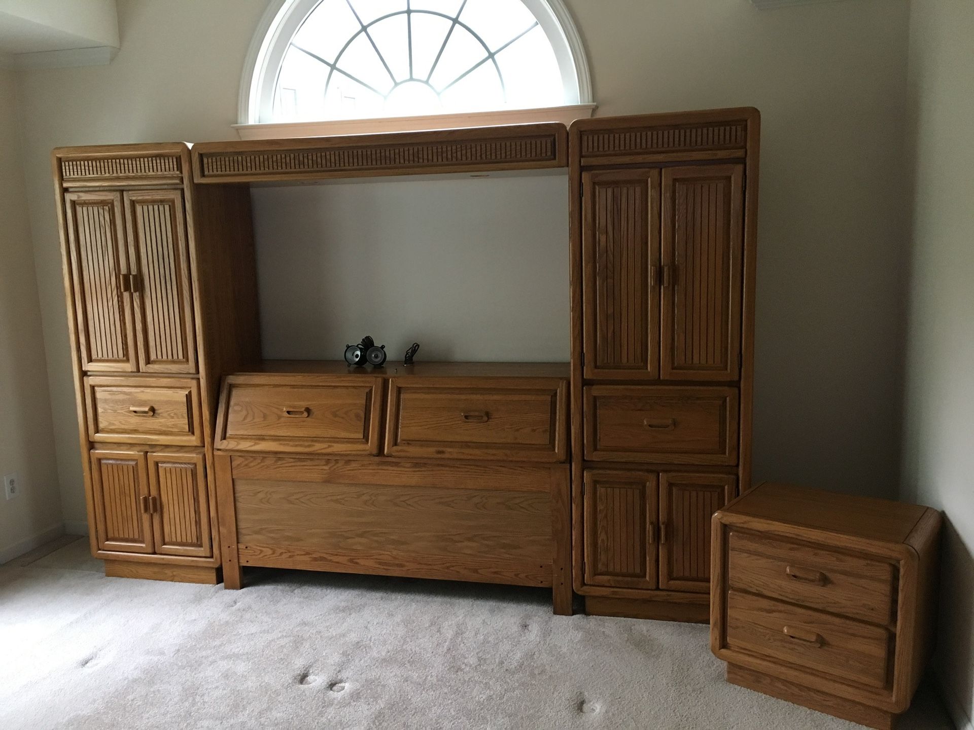 Keller Oak queen size bedroom furniture for Sale in Suwanee, GA OfferUp
